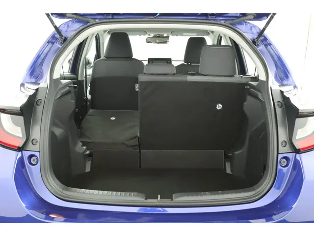 Toyota Yaris 1.5 Hybrid Active 2022 Hybride Benzine 24