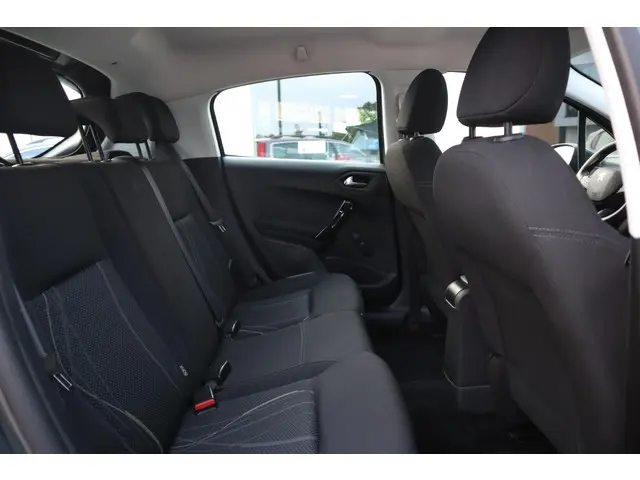 Peugeot 208 1.0 VTi Blue Lease 2013 Benzine 11