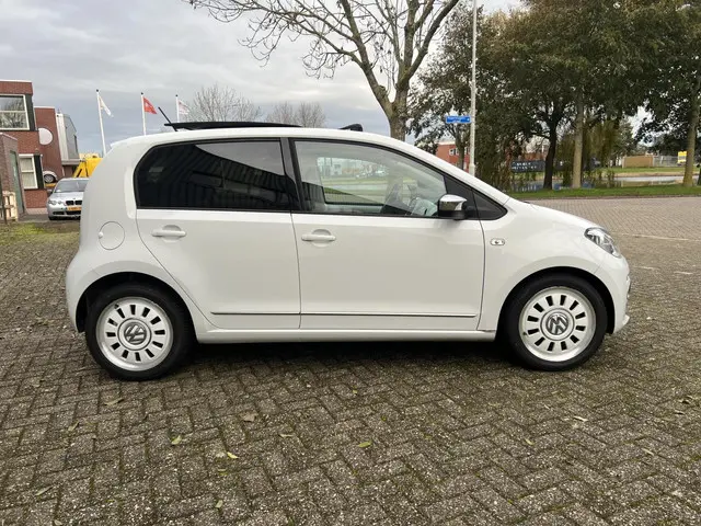 Volkswagen up! 1.0 high up! BlueMotion 2012 Benzine 5