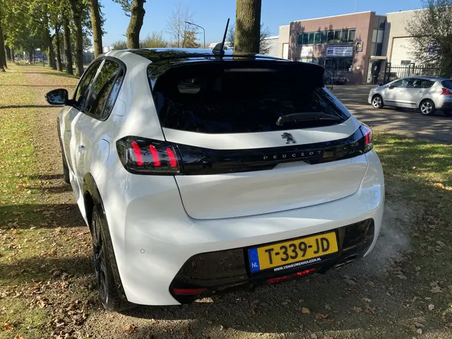Peugeot 208 1.2 PureTech GT 2023 Benzine 6