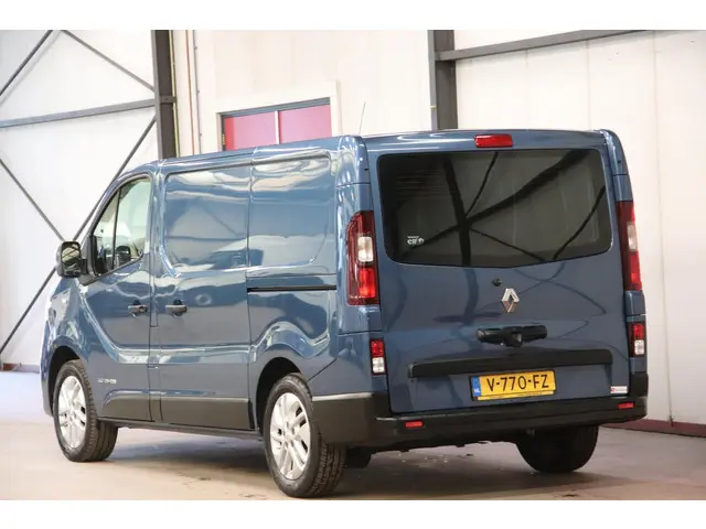 Renault Trafic LEASE 275 EURO PER MAAND 2017 Diesel 12