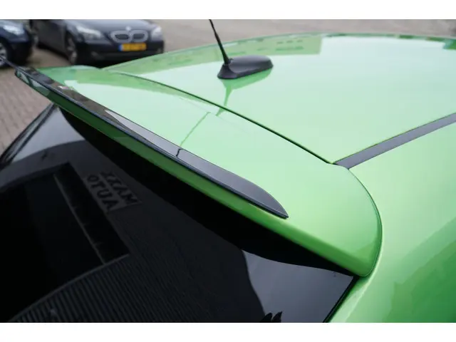 Opel Corsa 1.6 Turbo OPC MAXTON DESIGN 2015 Benzine 6