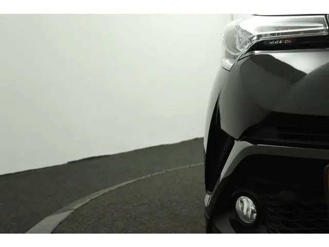 Toyota C-HR 1.8 Hybrid Executive 2017 Hybride Benzine 41