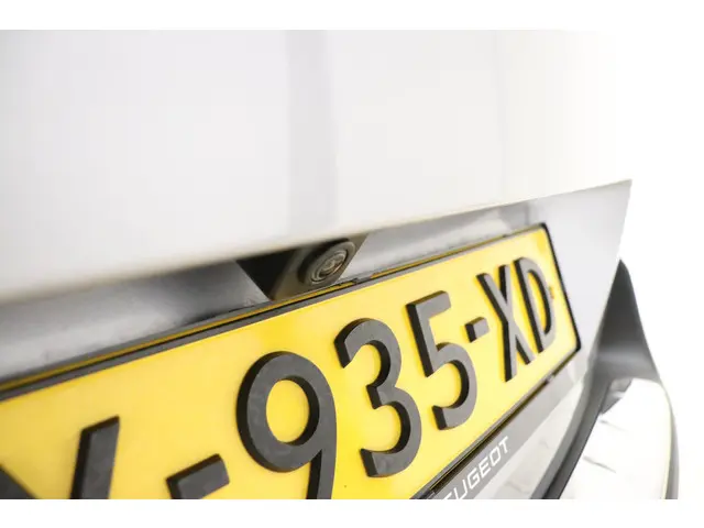Peugeot 5008 1.2 Hybrid GT 2024 Benzine 16
