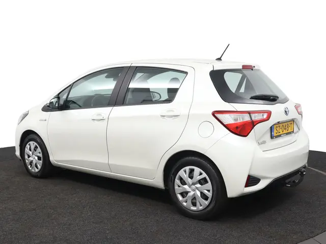 Toyota Yaris 1.5 Hybrid Energy 2018 Hybride Benzine 12
