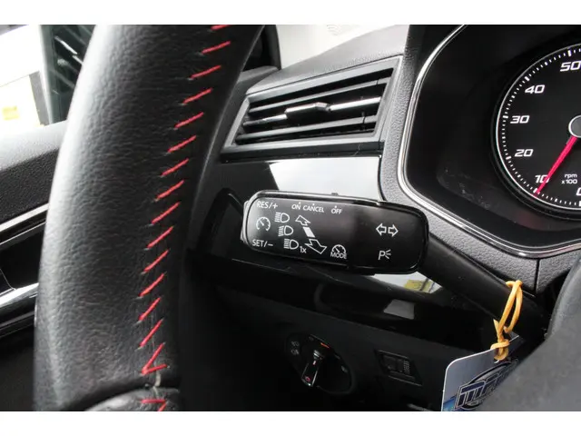 SEAT Ibiza 1.0 TSI FR Business Intense pano 2017 Benzine 21