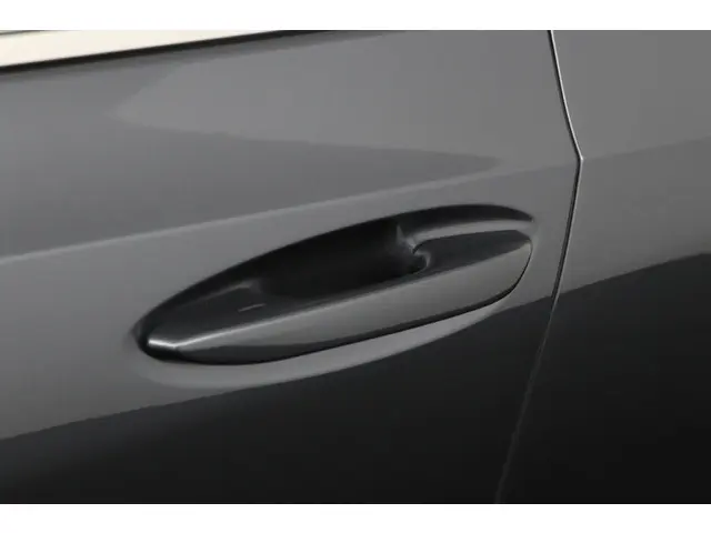 Lexus ES 300h Business Line 2023 Hybride Benzine 35