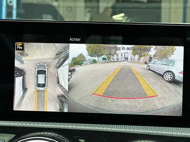 Mercedes-Benz CLA 250 4MATIC Premium Plus 2022 Benzine 25