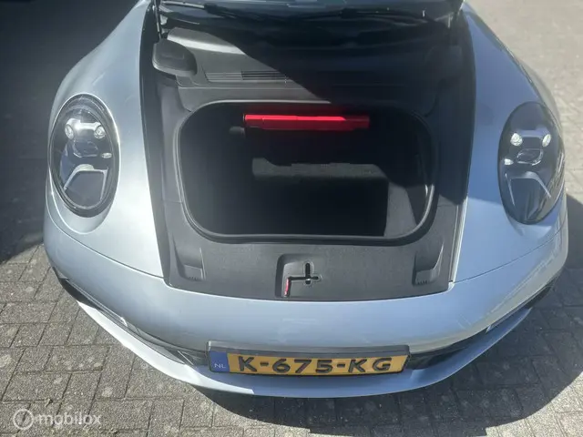 Porsche 911 3.0 Carrera 2021 Benzine 18