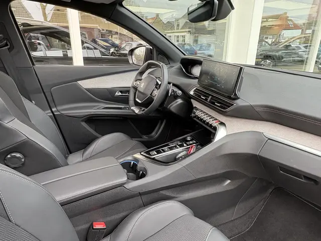 Peugeot 3008 1.6 HYbrid4 300 GT 2023 Hybride Benzine 4