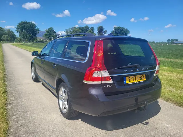 Volvo V70 3