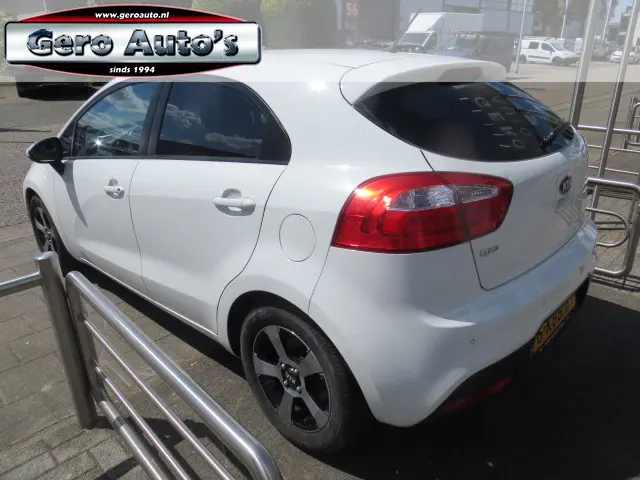Kia Rio 1.2 CVVT Design Edition 5 deurs 2013 Benzine 4