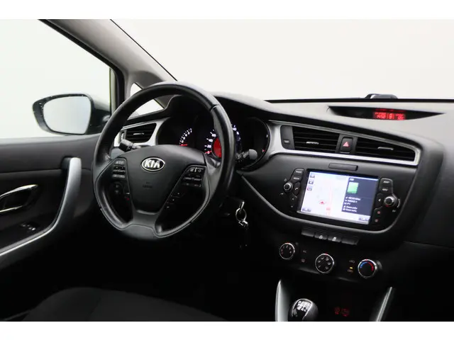 Kia cee'd Sportswagon 1.6 GDI First Edition 2016 Benzine 27