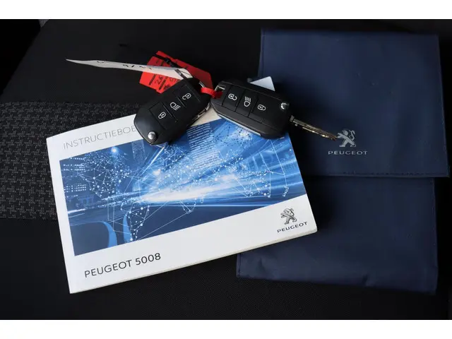 Peugeot 5008 1.2 Executive 7-persoons 2019 Benzine 31