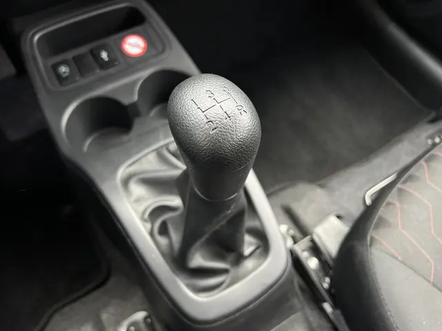 Mitsubishi Space Star 1.2 Connect+ 2024 Benzine 20