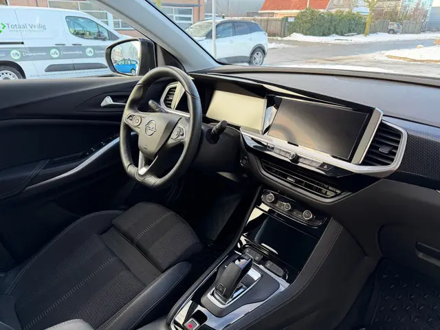 Opel Grandland 1.2 Turbo GS Line 2023 Benzine 14
