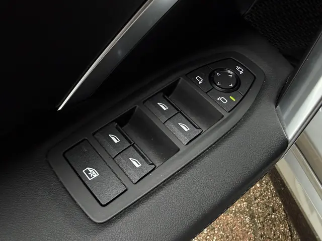 BMW X1 sDrive18i M SPORT 2025 Benzine 23