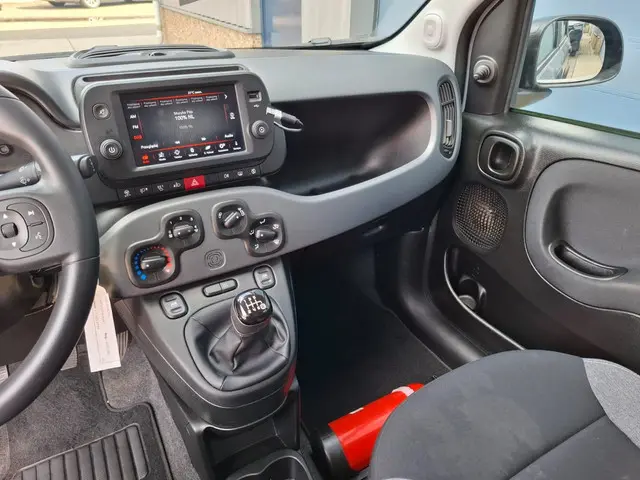 Fiat Panda 1.0 Hybrid City Life 2022 Benzine 22