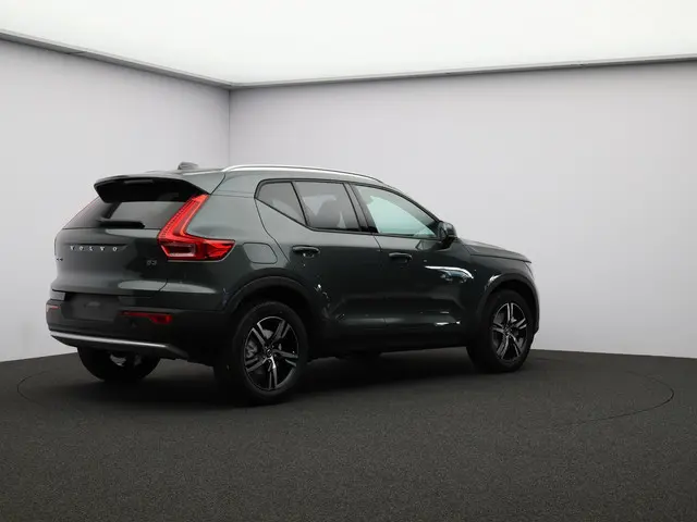 Volvo XC40 2.0 B3 Business Edition 2025 Benzine 2