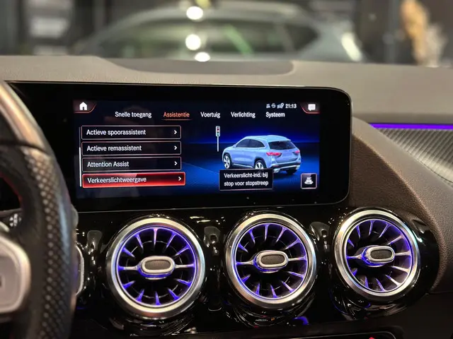 Mercedes-Benz GLA 200 AMG|PANO|SFEER|MEMORY 2021 Benzine 19