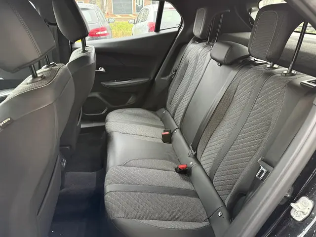 Peugeot 2008 1.2 Hybrid 145 Allure 2025 Hybride Benzine 6