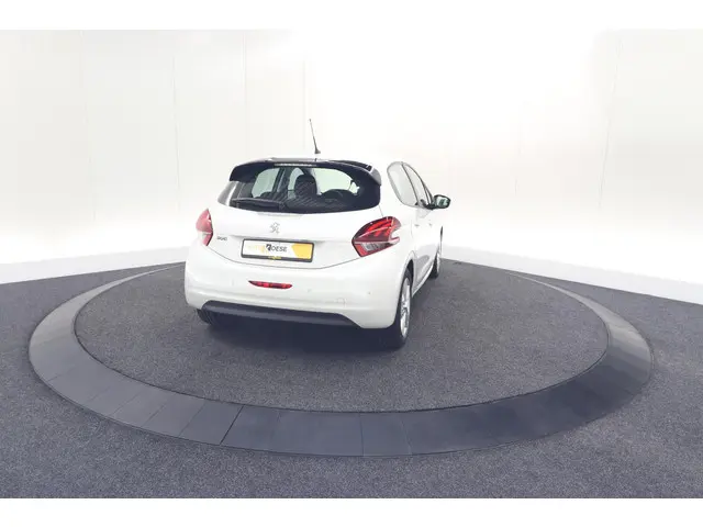 Peugeot 208 PureTech 82 Signature 2018 Benzine 10