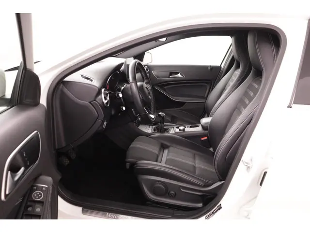 Mercedes-Benz A-Klasse 180 Ambition 2018 Benzine 13