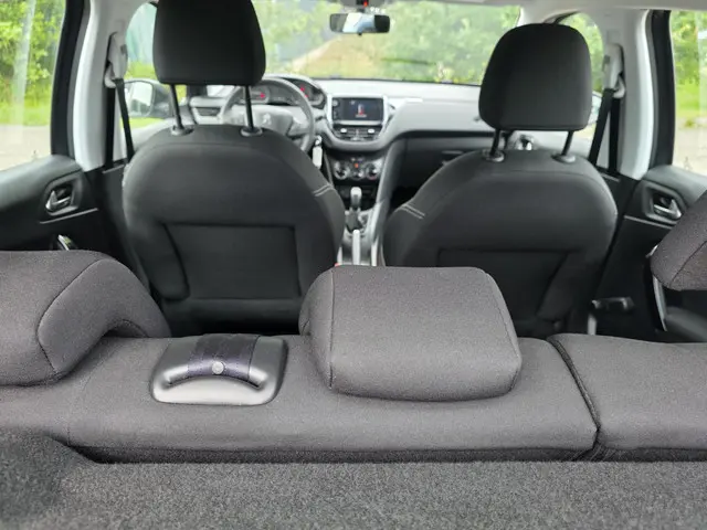 Peugeot 208 1.2 PureTech Active 2016 Benzine 14