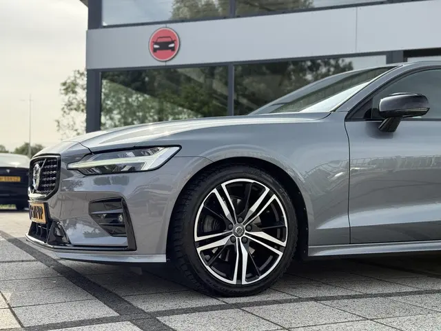 Volvo S60 2.0 B3 Aut. 163pk MHEV R-Design 2021 Benzine 27
