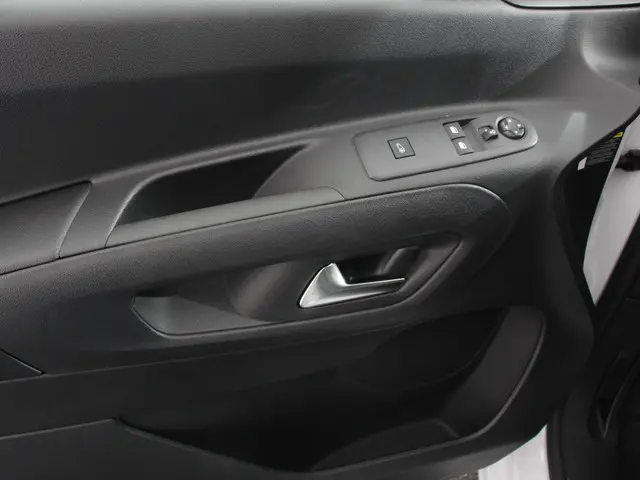 Peugeot Partner 1.5 BlueHDi 130 EAT8 S&S L2 2024 Diesel 10