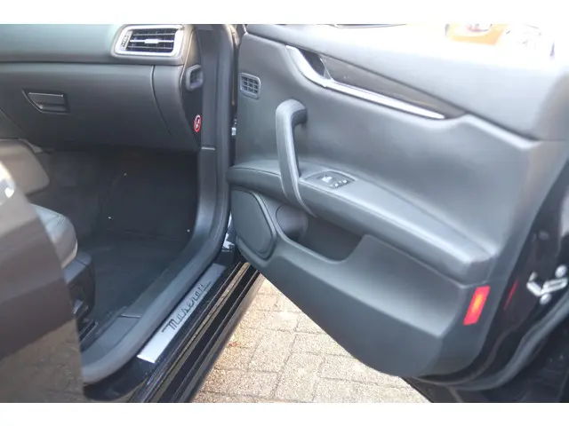 Maserati Ghibli S Q4 2016 Benzine 31