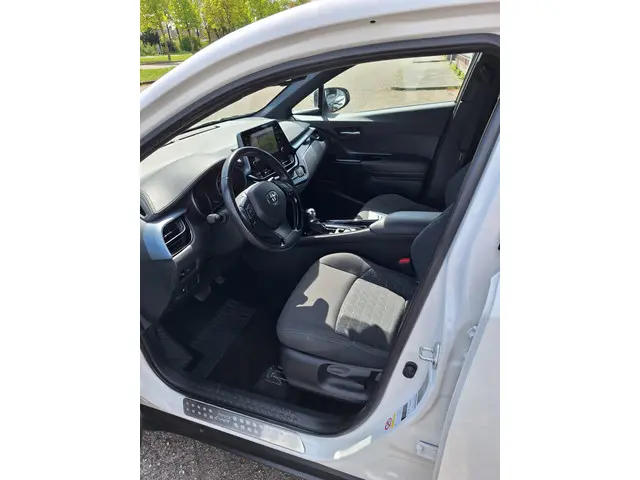 Toyota C-HR 1.8 Hybrid Dynamic 2020 Hybride Benzine 9