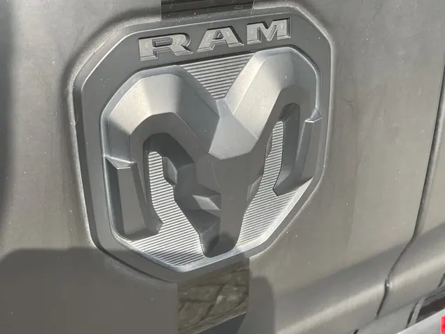 Dodge Ram 1500 5.7 V8 4x4 Crew Cab Limited 2023 LPG/Gas 34