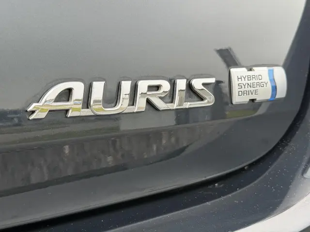 Toyota Auris 1.8 Hybrid Executive 2013 Hybride Benzine 34