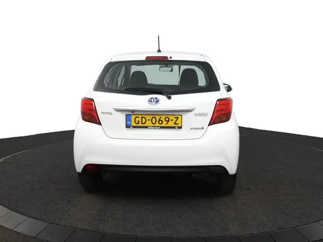 Toyota Yaris 1.5 Hybrid Aspiration 2015 Hybride Benzine 54