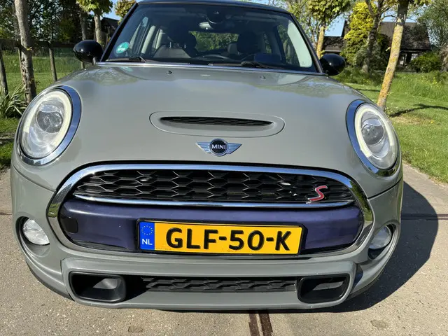 MINI Cooper 2.0 Cooper S Serious Business 2015 Benzine 10