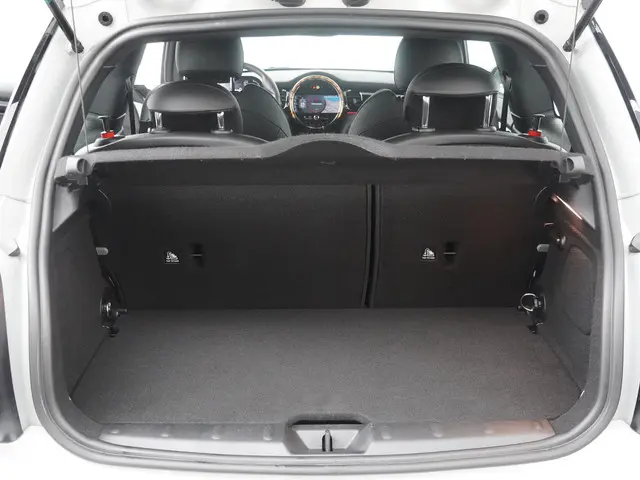 MINI 3-Deurs Cooper 2022 Benzine 24