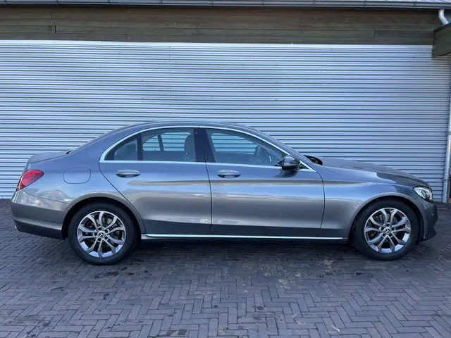 Mercedes-Benz C-Klasse 180 Premium Plus 2018 Benzine 5