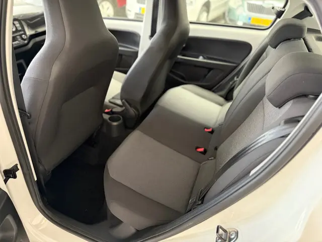 Volkswagen up! 1.0 move up! BlueMotion 2013 Benzine 8