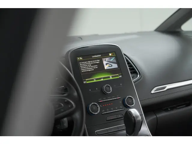 Renault Grand Scénic TCe 140 EDC Limited 2021 Benzine 65