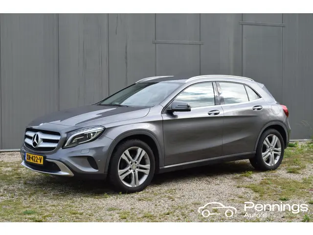 Mercedes-Benz GLA 180 Prestige 2015 Benzine
