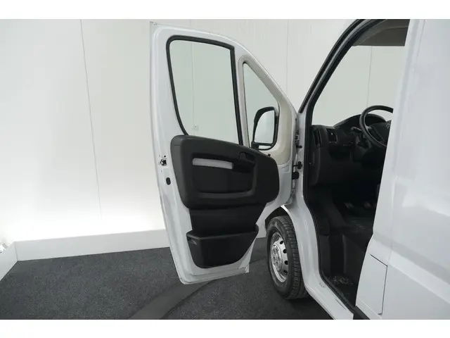 Citroën Jumper 2.2 BlueHDi 120 L2H2 3.0t 2023 Diesel 34