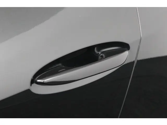 Lexus UX 250h Preference Line 2022 Hybride Benzine 36