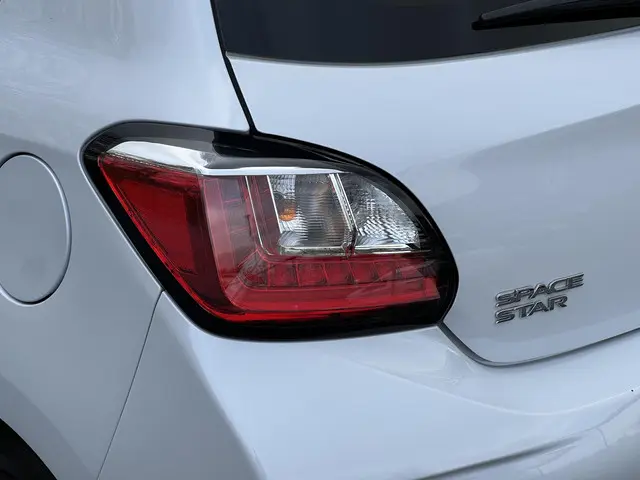 Mitsubishi Space Star 1.2 Dynamic 2024 Benzine 31