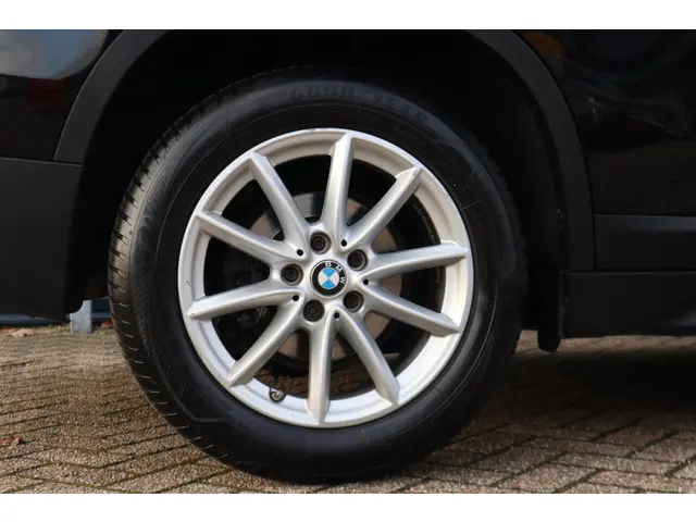 BMW X1 sDrive18i High Executive 2019 Benzine 39