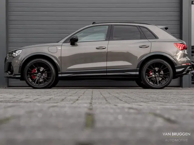 Audi Q3 45 TFSI e S-Line 2021 Hybride Benzine 12