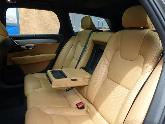 Volvo V90 T4 Business Luxury+ 2020 Benzine 31