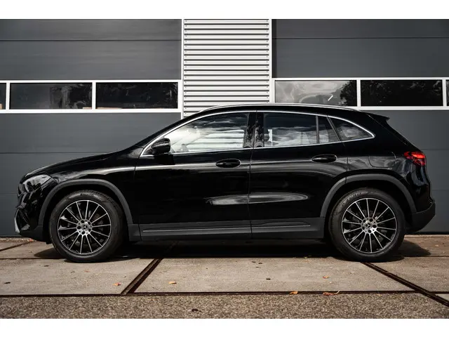 Mercedes-Benz GLA 2