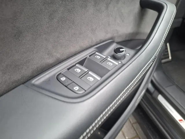 Audi RSQ8 4.0 TFSI quattro 2020 Benzine 15