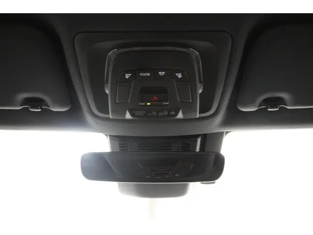 Toyota C-HR 1.8 Hybrid 140 Dynamic 2024 Hybride Benzine 33